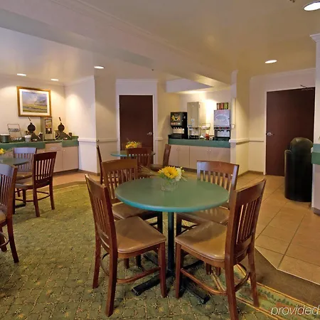 Clubhouse Inn 